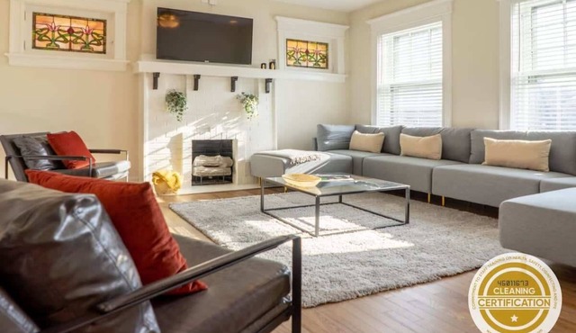 Magnolia on the Park | Spacious 4BR /ABODEbucks