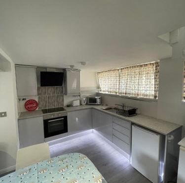 Magnolia Passageway to the Jurassic Coast.