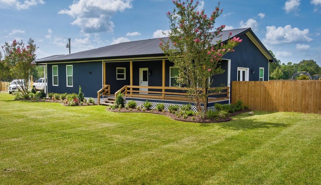 Magnolia Place: 3-bedroom 2-Full bath home w/stocked pond
