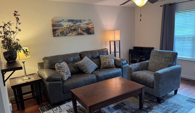 Magnolia Place, townhouse, 2 bedroom, 1.5 bathroom, screened porch, entire house