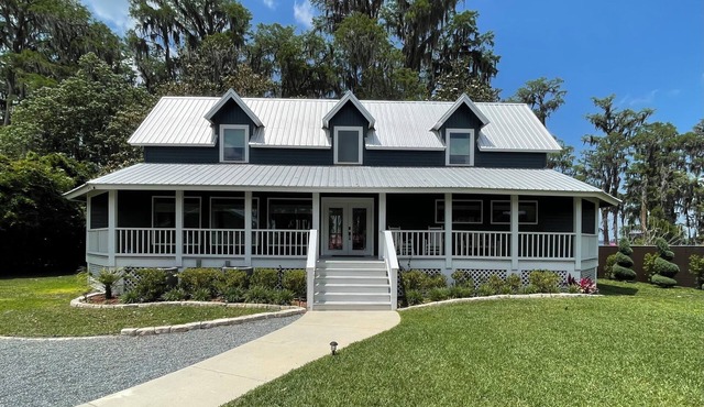 Magnolia Pointe Lakehouse on Lake Santa Fe in Melrose, FL LAKEFRONT PROPERTY!
