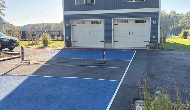 Magnolia Shore II is a single 4 bed house available off summer season 964forboth