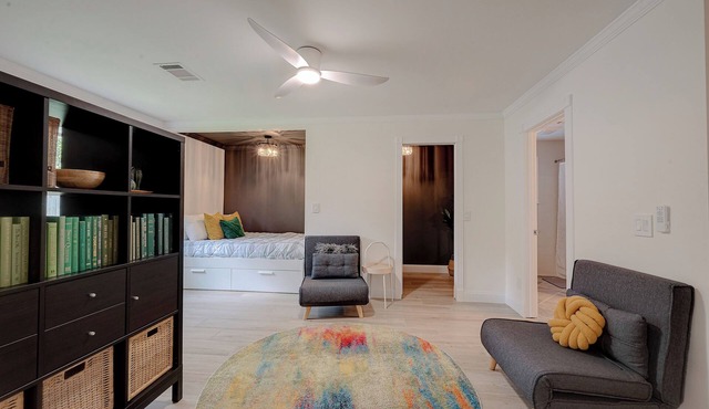 Magnolia Studio-Guest Unit