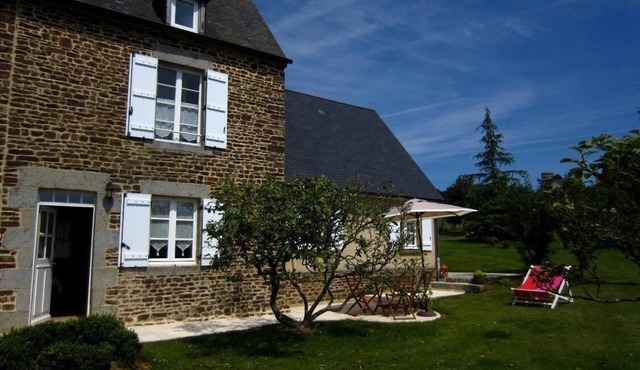 Magnolias" house with garden and barbecue