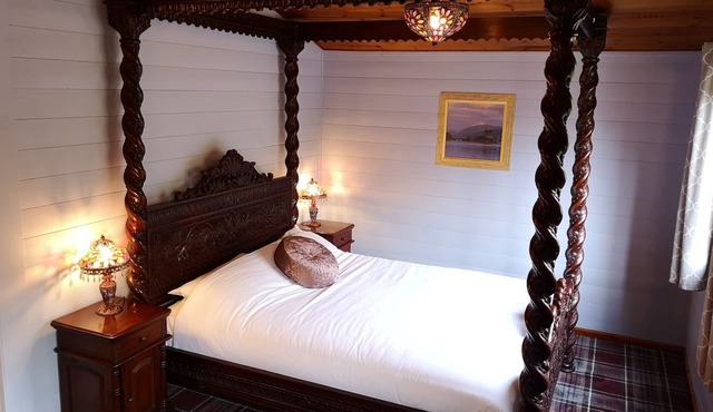 Magpie 2 Hot Tub HuntersMoon-Warminster-Longleat-Wiltshire