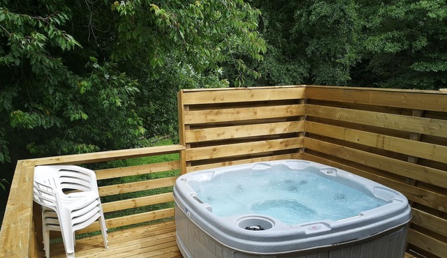 Magpie 3 HOT TUB HuntersMoon-Longleat-Warminster-Bath