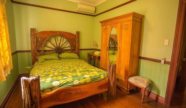 Magpie Creek Thoroughbred Farmstay Family Unit