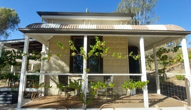 Magpie Lane Cottage in the heart of the Clare Valley