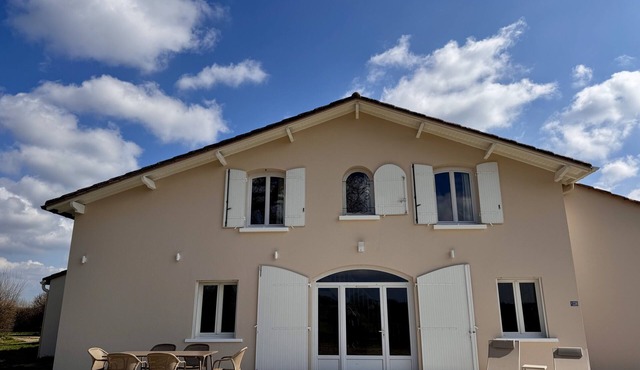 Maison Blanche 3 CH 3SDB 1 sofa bed View