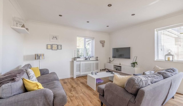 Maidenhead 6 Bed|Free Parking Sleeps 12