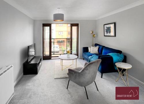 Maidenhead - Gated Parking Balcony