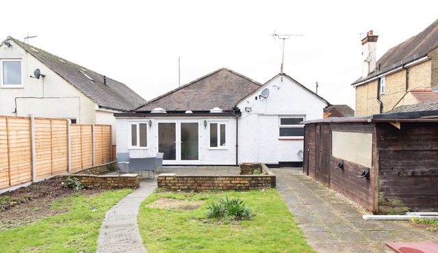 Maidstone City DetachedCosy Bungalow with Big Garden - 3 min from City Centre