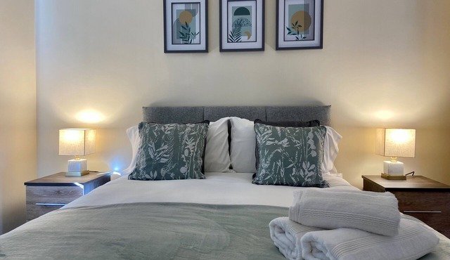 Maidstone-penenden House 3 Bedrooms-5 min Walk From Train Station