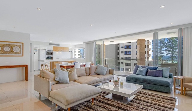 Maili 6 Luxury sky home apartment in Rainbow Bay Coolangatta Wi-Fi Included