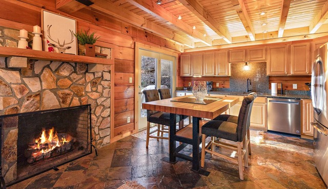 Main Cabin & Mother-In-Law Suite Getaway