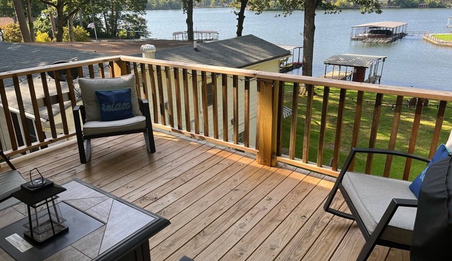 Main Channel Lake Hamilton- private hot tub, firepit, boat dock, no cleaning fee