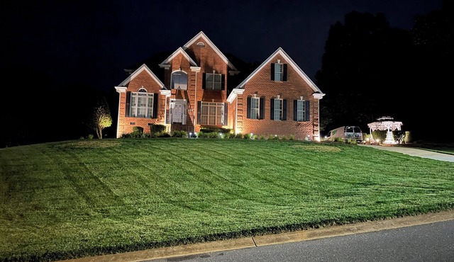 Main Channel Lake Hickory Views, Golf Course, Boat Ramp/Dock, 2-Marina's Nearby