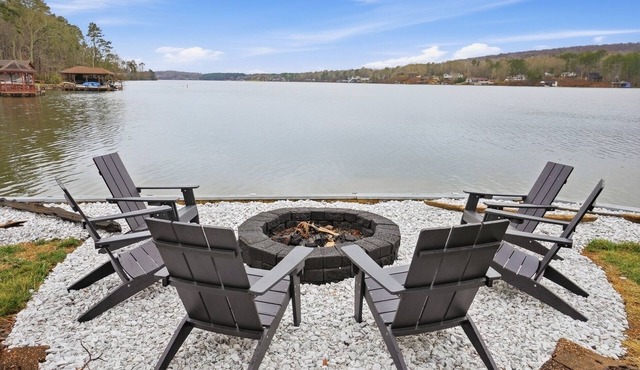 Main channel views, private dock, fire pit, beautiful sunsets, sleeps 8-10
