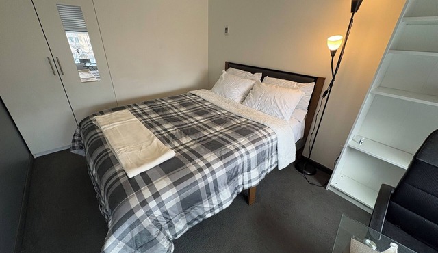 “Main Downtown Stay — Close to Everything!”