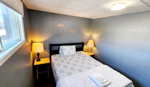Main level 1 Bdrm apt in heart of Sudbury.