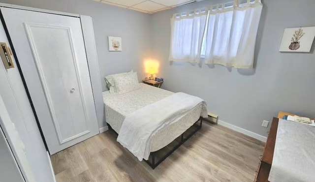 Main level Central 1 Bedroom apt w/self check in