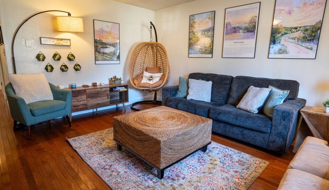 Main Retreat w/King Bed in Master, and has Garage