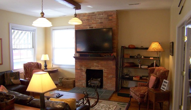 Main Street Apartment in the Heart of Hot Springs!