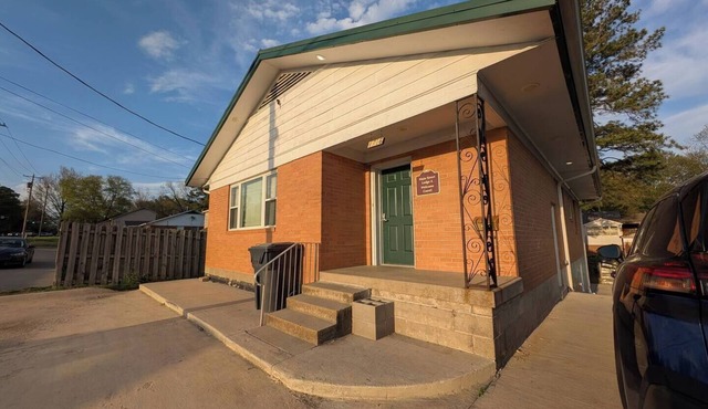 Main Street Lodge 2 mins to Downtown Jonesboro and St. Bernards
