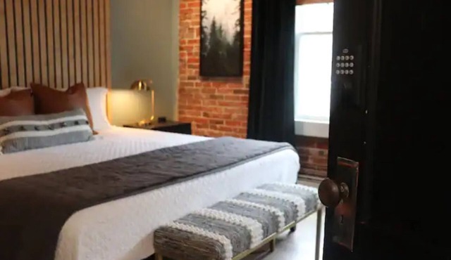 Main Street Lofts - King Suite