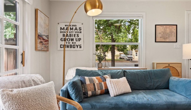 Main Street Retreat, 2 Bdrm, 2 Bath Home, Firepit!