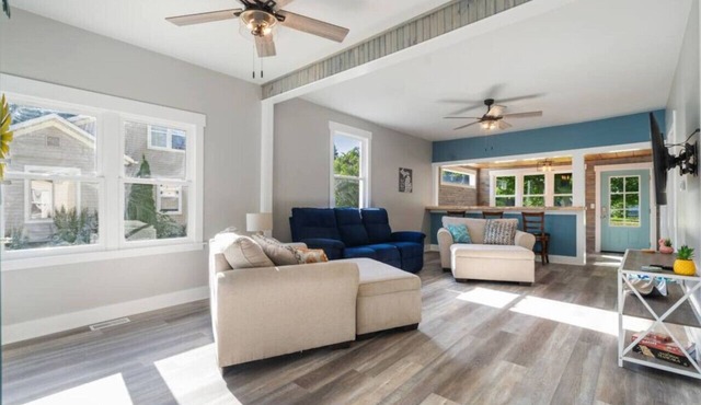 Main Street Retreat! Hot Tub, Golf Cart, Ev Charge