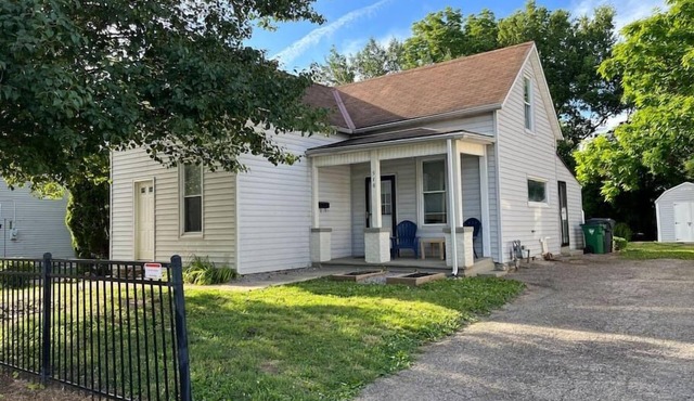 Main, Three Bedroom House in Historic Loveland