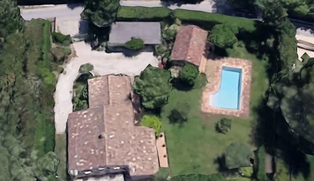 Main villa 4 bedrooms + shed 2 bedrooms, 600m beach, pool, air conditioning