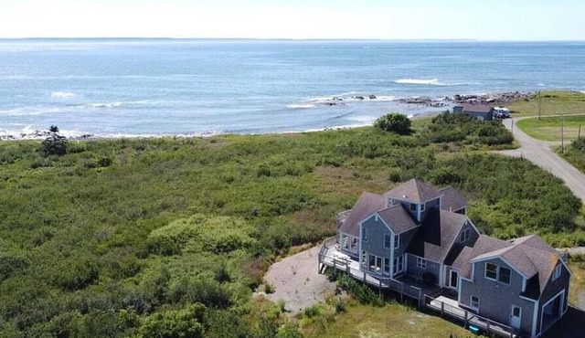 MAINE'S CRASHING SURF