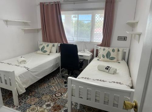 Mains Rd 舒适双人间2张床M2