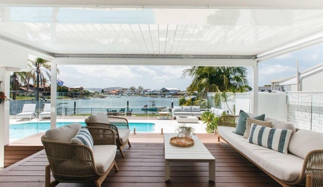 MainSail by Coast Hosting