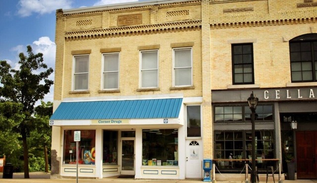 Mainstay in Elk Rapids, splendid views and comfort