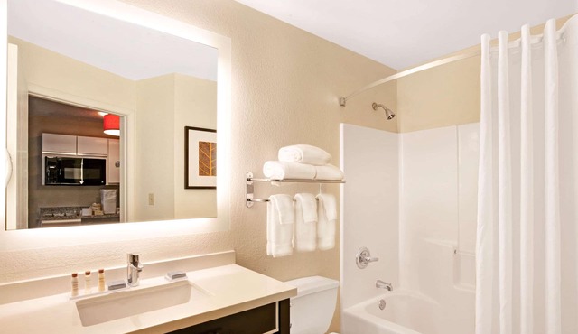 MainStay Suites Detroit Farmington Hills