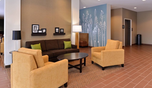 MainStay Suites Meridian - Bonita Lakes