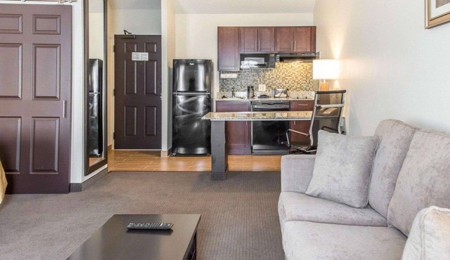 MainStay Suites Pittsburgh Airport