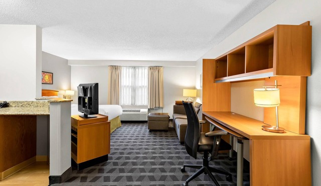 MainStay Suites Middleburg Heights Cleveland Airport