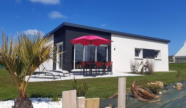 Maison Neuve, Tout Confort, 4-6 Personnes, Jardin, 100 m de la mer sur le Gr34