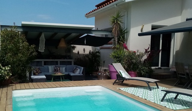 Maison Piscine et Jardin Proche de la mer