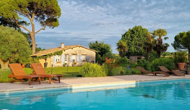 Maison Campagnarde au Charme Fou, Venez Vous Réveiller au son des Oiseaux!