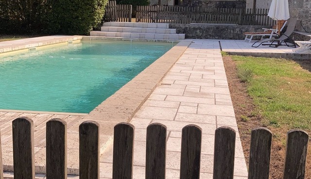 Maison de Campagne Familiale du 16ème Avec Piscine Proche de Saint Emilion