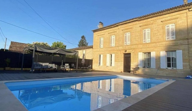 Maison de Maître Gironde built in 1896 and fully restored