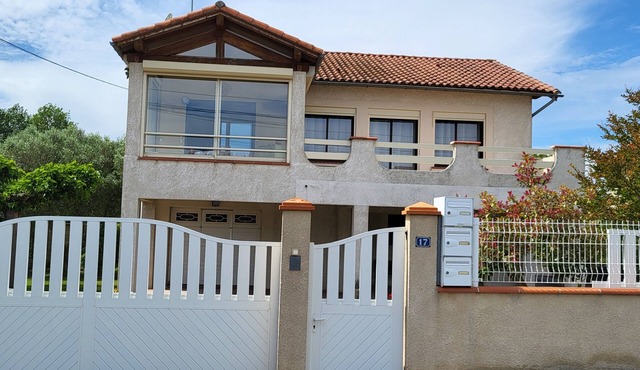 Maison Dans un Quartier Très Calme et Proche de Toutes les Commodités