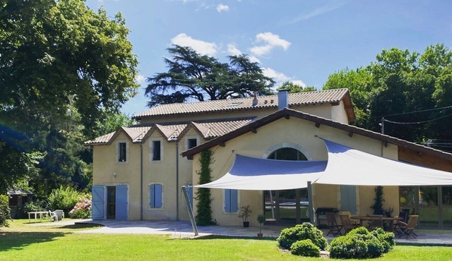 Maison à la Campagne Avec Grande Pièce à Vivre, Idéal Pour les Familles