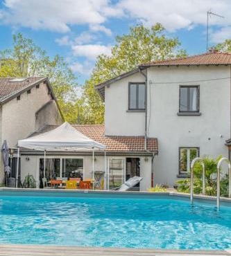 Maison à Lyon Parilly avec Piscine, Jardin, Parking Privé & Proche Eurexpo