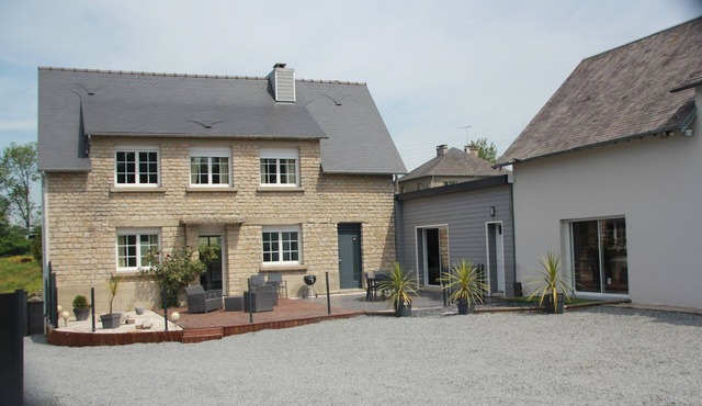 Maison à la Campagne Avec Jacuzzi Proche des Plages du Débarquement. 4 Étoiles